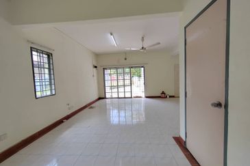 Jalan Anggerik Aranda 31/29