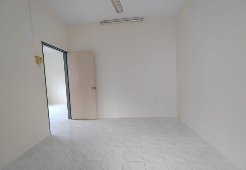 Jalan Anggerik Aranda 31/29