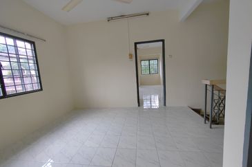 Jalan Anggerik Aranda 31/29