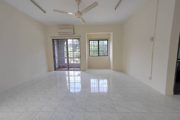 Jalan Anggerik Aranda 31/29