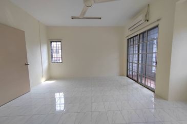 Jalan Anggerik Aranda 31/29