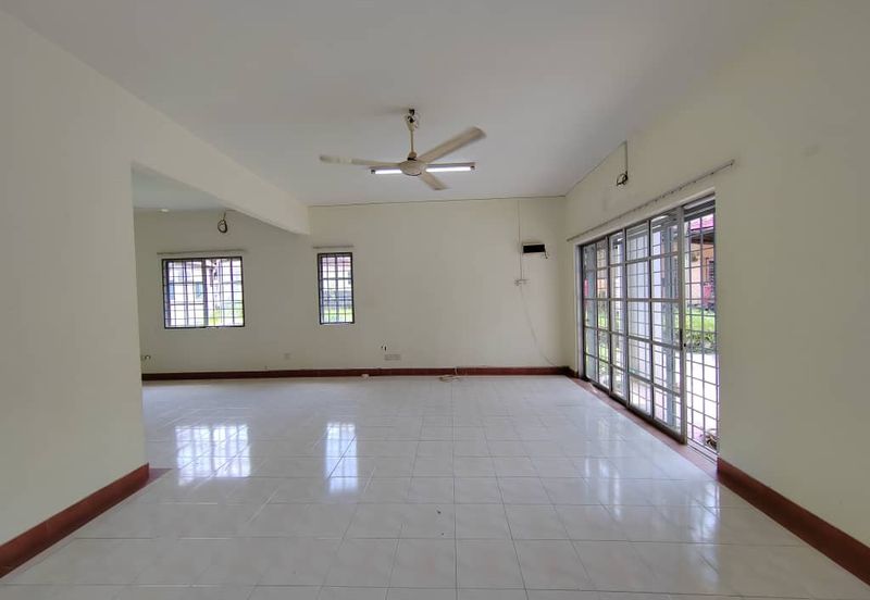 Jalan Anggerik Aranda 31/29