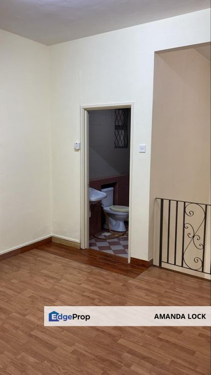 Lower floor dupex unit at Desa Impiana Puchong Prima walking to LRT station, Selangor, Puchong
