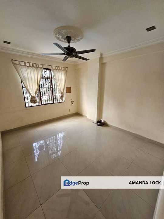 Duplex unit at Impian Heights Jalan Pipit Puchong low floor for sales , Selangor, Puchong