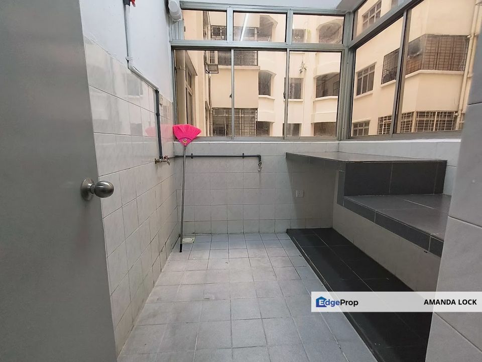 Impian Heights corner unit at Jalan Pipit Bandar Puchong Jaya , Selangor, Puchong