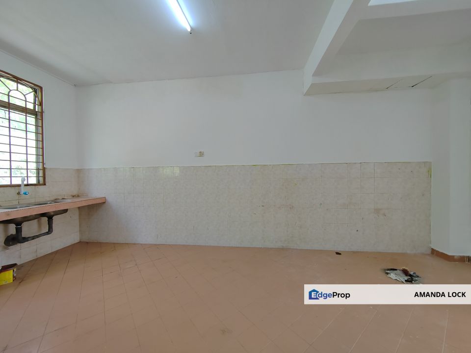 Taman Seremban Jaya Seremban Double Storey Landed House for Sale Basic Unit with New Painting, Negeri Sembilan, Seremban