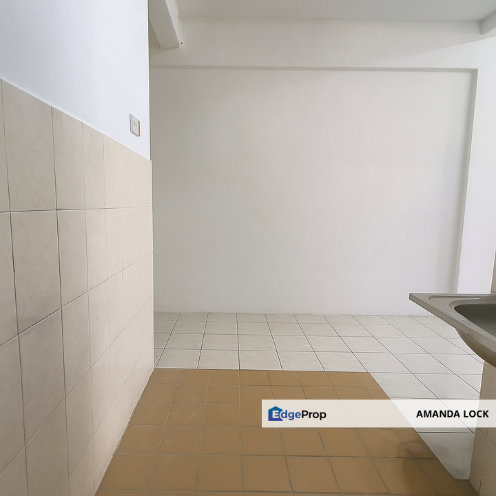 Penaga Mas apartment at Taman Mas Puchng basic unit for rent, Selangor, Puchong