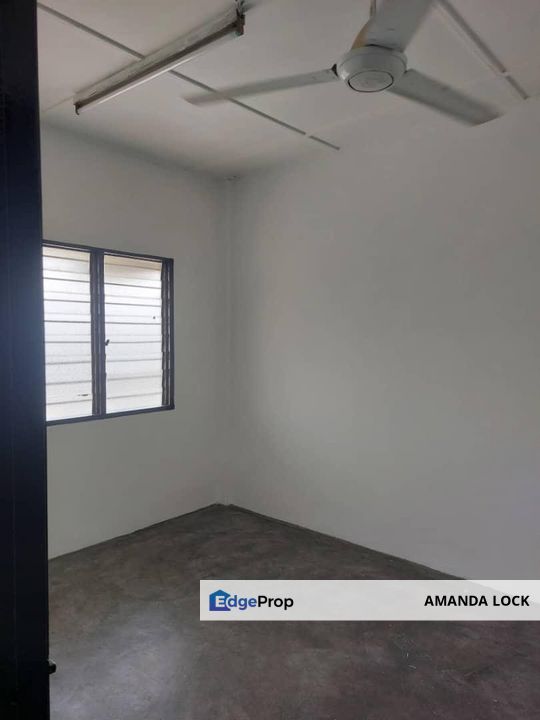 Taman Kinrara Seksyen 1 Puchong Flat for Sale Basic Unit Clean Unit , Selangor, Puchong