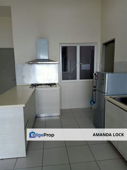 Koi Prima Condo Taman Mas Puchong for sale partly furnished low floor, Selangor, Puchong