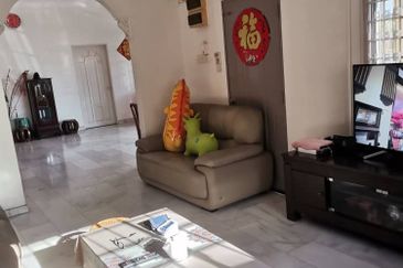 Seremban Garden Jalan Seroja 7 Rahang Seremban Bungalow house for sale renovated partly