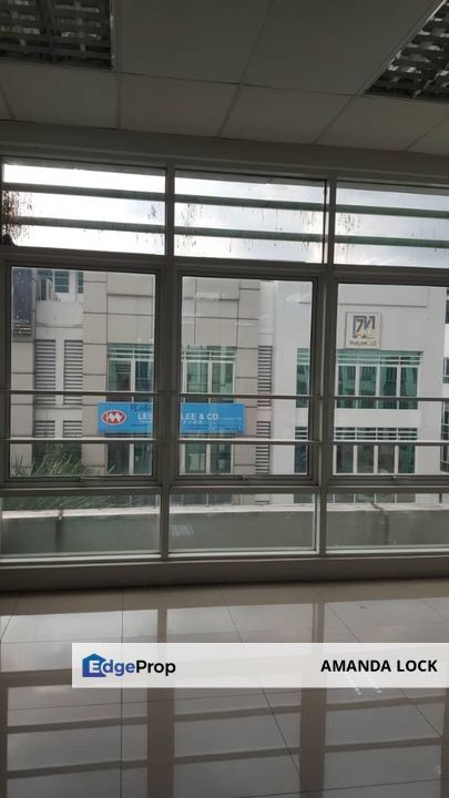 Puteri 4 Bandar Puteri Puchong 3rd floor office for sales partly furnished, Selangor, Puchong