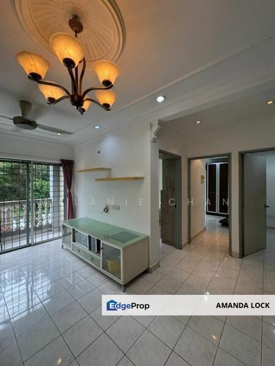 Sri Kesidang walk up apartment at Jalan Bayan for sales top floor furnished unit, Selangor, Puchong