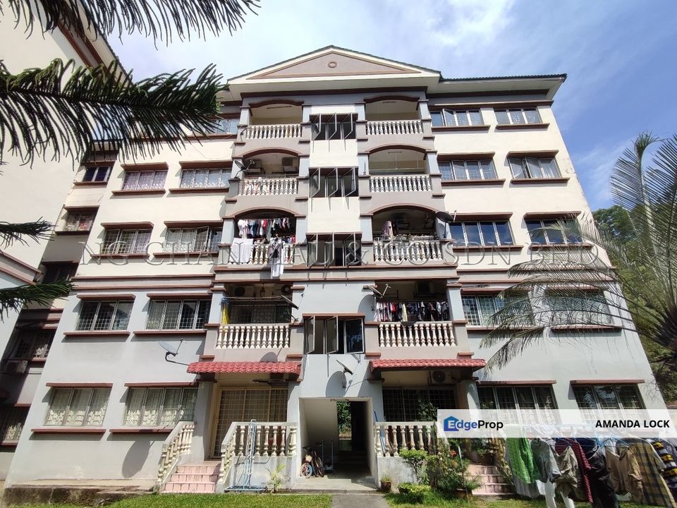 Sri Kesidang walk up apartment at Jalan Bayan for sales top floor furnished unit, Selangor, Puchong