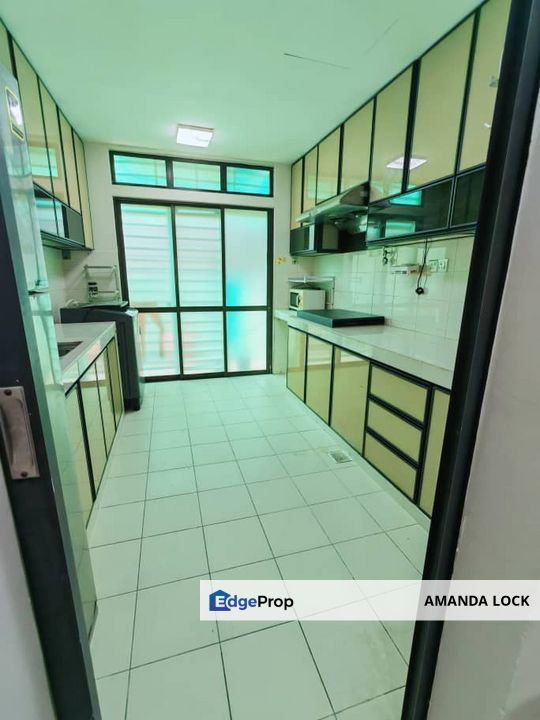 Park Villa Townhouse Bukit Puchong 2 for rent lower unit partly furnis, Selangor, Puchong South