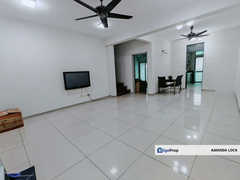 Park Villa Townhouse Bukit Puchong 2 for rent lower unit partly furnis, Selangor, Puchong South
