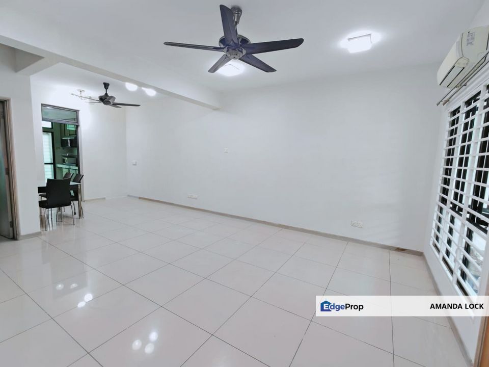 Park Villa Townhouse Bukit Puchong 2 for rent lower unit partly furnis, Selangor, Puchong South