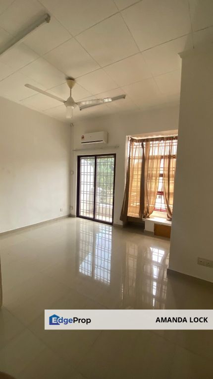 Taman Puchong Prima Violet double storey house fore rent airconds, Selangor, Puchong