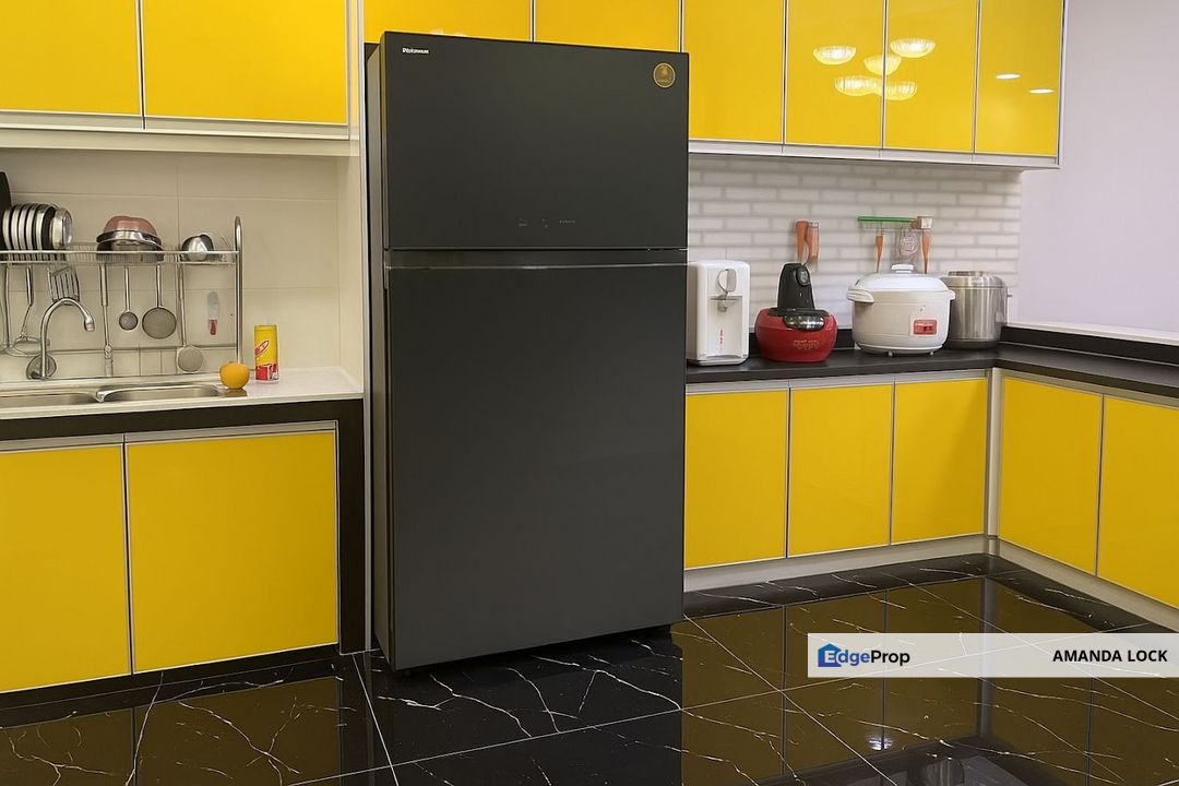 Lakeside Residence Jalan Metro Puchong for sale renovated with aircond for sale, Selangor, Puchong