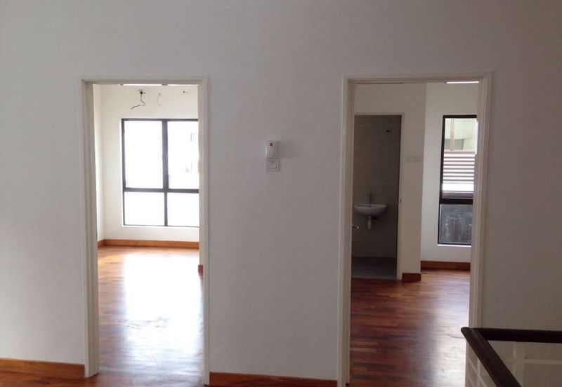 Odora Parkhomes @ 16 Sierra