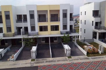 Odora Parkhomes @ 16 Sierra