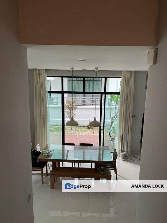 Akira @ Sierra 16 Semi D for sales fully renovated furnished spacious, Selangor, Puchong South