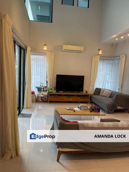 Akira @ Sierra 16 Semi D for sales fully renovated furnished spacious, Selangor, Puchong South