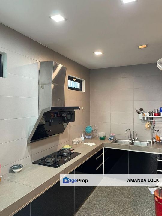 Akira @ Sierra 16 Semi D for sales fully renovated furnished spacious, Selangor, Puchong South