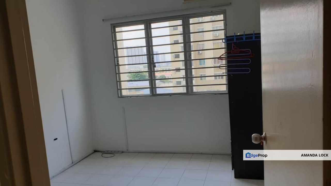 Suria Kinrara Bandar Kinrara Puchonbg Apartment for Sale Partially Furnished , Selangor, Bandar Kinrara Puchong