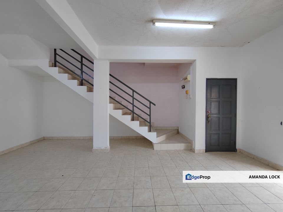 Taman Putra Prima Puchong Terraced House for Sale Basic Unit with Full Tile , Selangor, Puchong