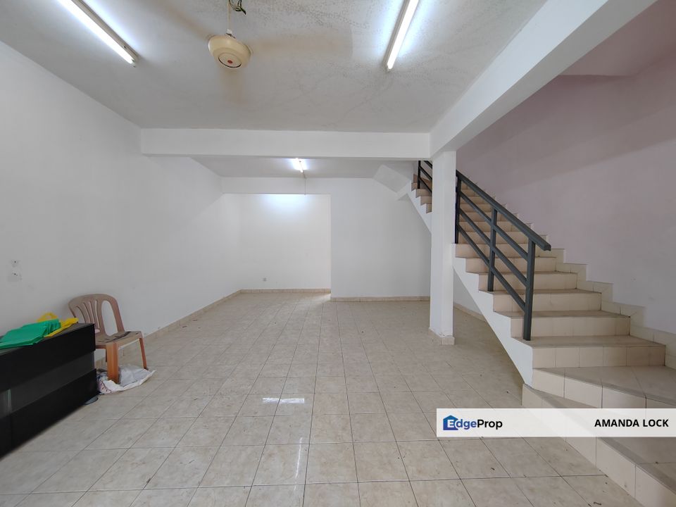 Taman Putra Prima Puchong Terraced House for Sale Basic Unit with Full Tile , Selangor, Puchong