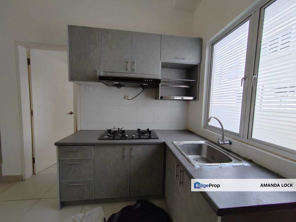 Bayu Heights 2 Seri Kembangan Terraced House for Sale 3 Storey with Partly Furnished, Selangor, Seri Kembangan