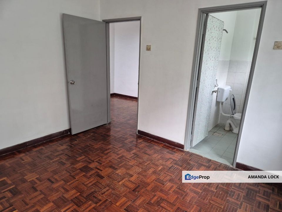 Taman Puncak Jalil Seri Kembangan 2 storey terraced house for sales basic unit , Selangor, Seri Kembangan