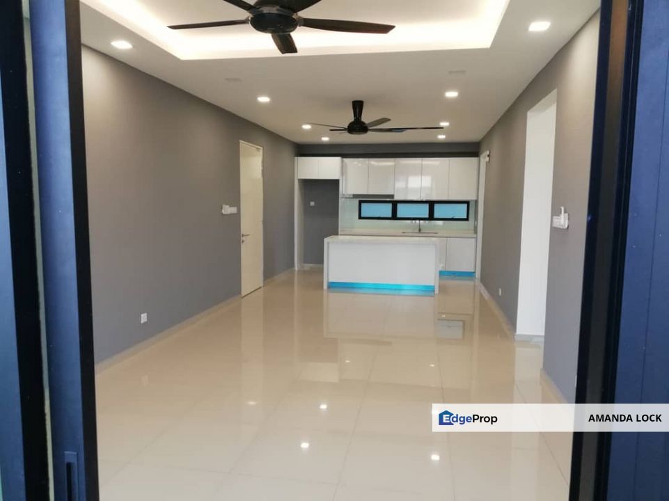Paragon 3 Puchong South Seri Kembangan Condominium for sales partly furnished , Selangor, Puchong South
