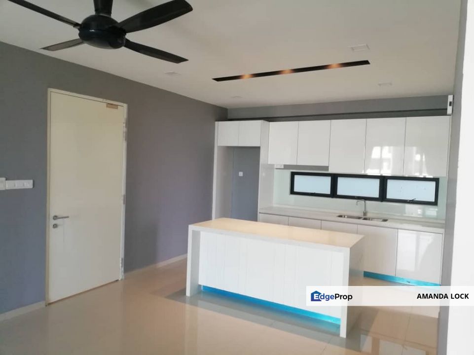 Paragon 3 Puchong South Seri Kembangan Condominium for sales partly furnished , Selangor, Puchong South