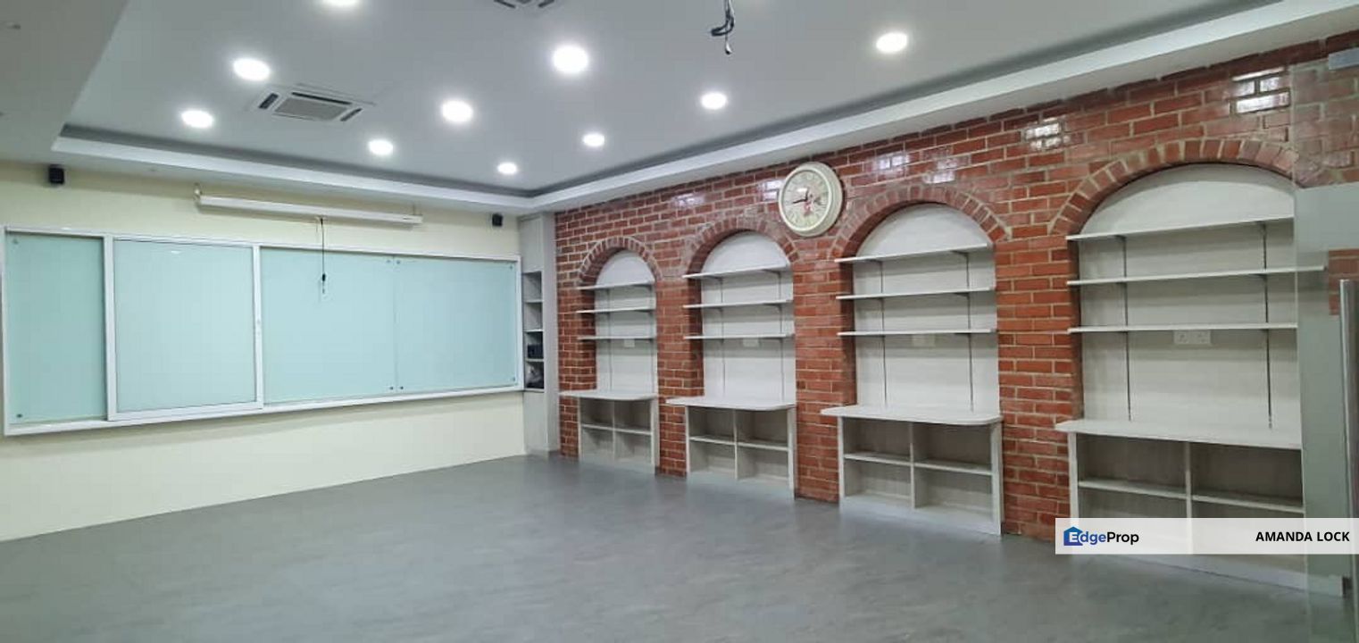 Pusat Perdagangan Puchong Prima Office for rent fully renovated aircond, Selangor, Puchong