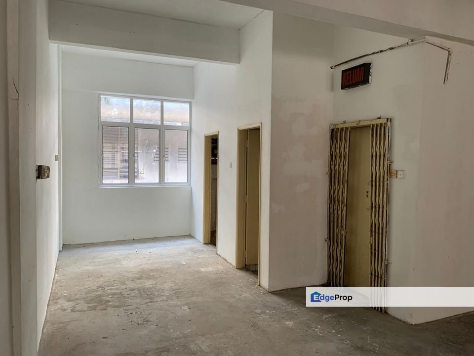 Kawasan Perindustrian Trisegi Sunga Besi Office KL for rent first floor , Kuala Lumpur, Sungai Besi