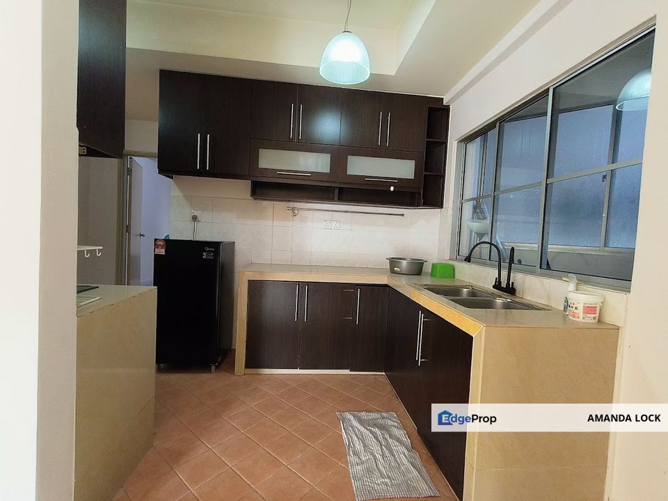La Vista Condominium Jalan Tempua Puchong Jaya for sales renovated , Selangor, Puchong