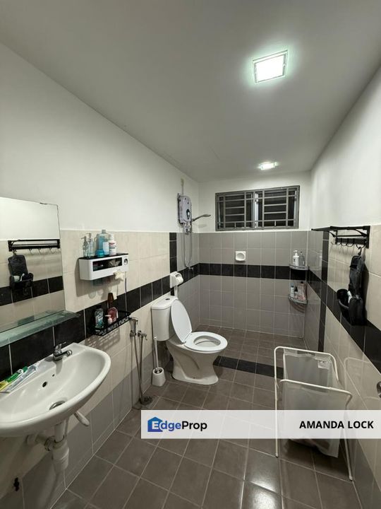 Koi Kinrara Suits, Jalan Pipit Puchong Jaya for sales renovated , Selangor, Puchong