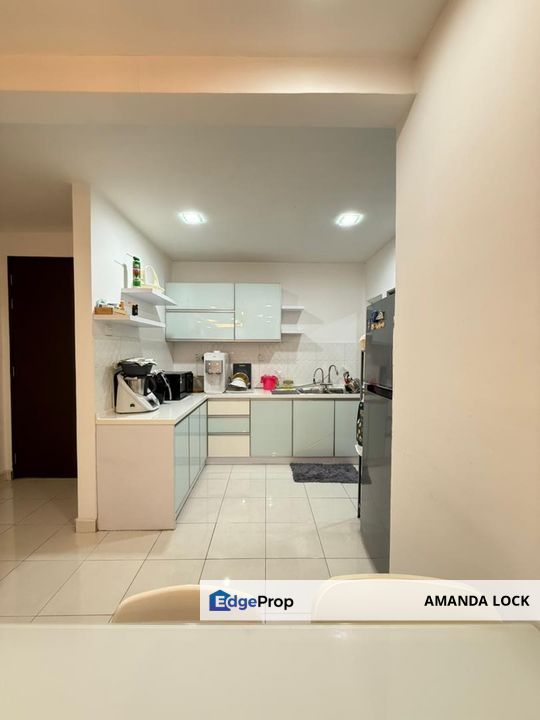 Koi Kinrara Suits, Jalan Pipit Puchong Jaya for sales renovated , Selangor, Puchong