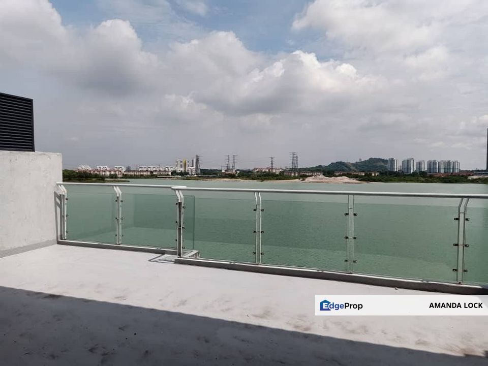 Taman Tasik Prima Puchong Townhouse for sales upper unit facing lake, Selangor, Puchong
