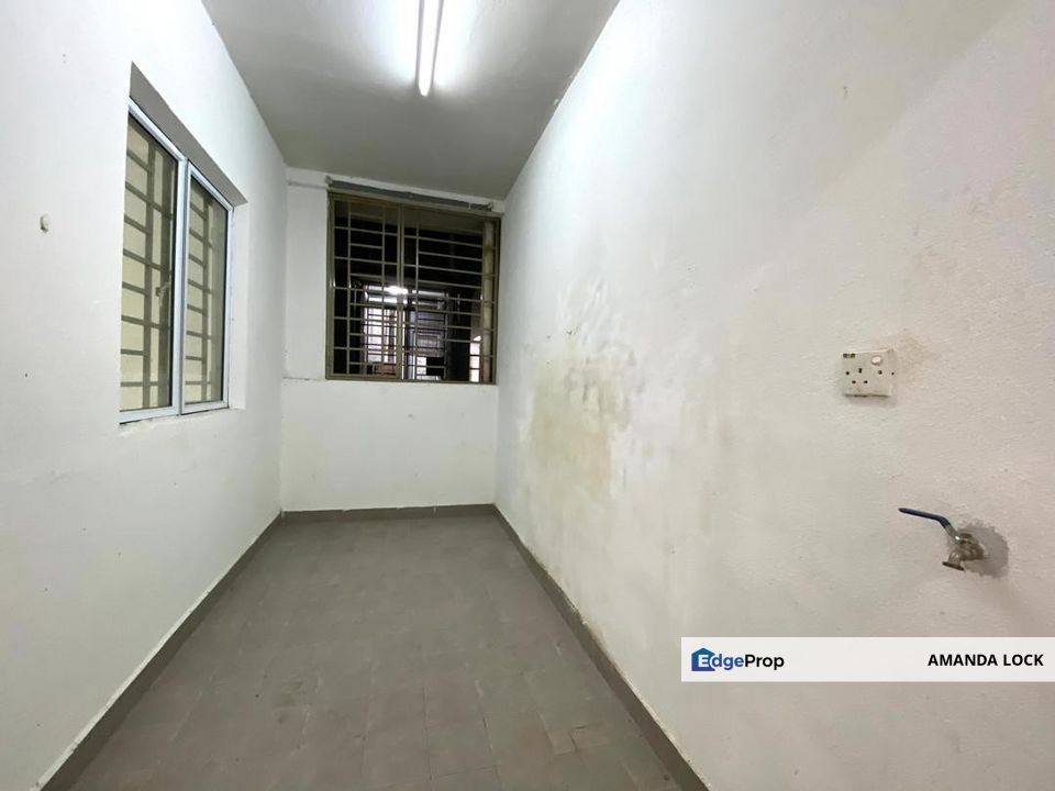 Koi Kinrara Suites Jalan Pipit Puchong Condo for rent basic high floor , Selangor, Puchong