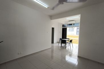 [ Luas Mcm Teres ] Townhouse Durian Tunggal Melaka