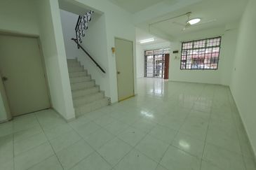 [ Below Value 25% ] 2 Stry Terrace Angkasa Nuri Batu Berendam Melaka
