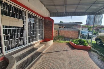 [ Classic Historical Style ] 1 Storey Bungalow Durian Daun Melaka Town