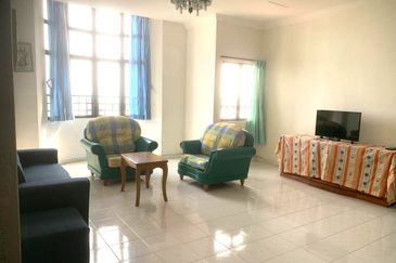 Straits Court Condominium Pasir Emas