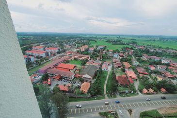 CONDOMINIUM OCEAN PALMS(PERMATA IDAMAN)