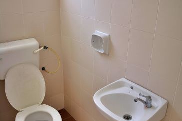 Bandar Saujana Putra Kuala Langat ʕ•́ᴥ•̀ʔっ 2 Storey for SALE 4B3R Newly Painted like new BELOW MARKET PRICE