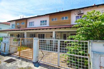 Bandar Saujana Putra Kuala Langat ʕ•́ᴥ•̀ʔっ 2 Storey for SALE 4B3R Newly Painted like new BELOW MARKET PRICE