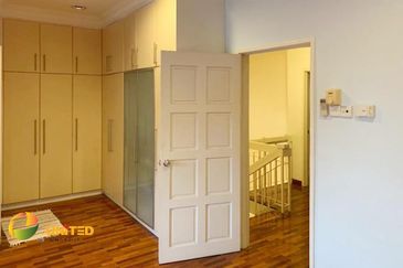 💥 Bandar Puteri Puchong💥 MUST VIEW 🤞 NICE RENOVATED 🤞 4R3B, near Wawasan PUCHONG JAYA