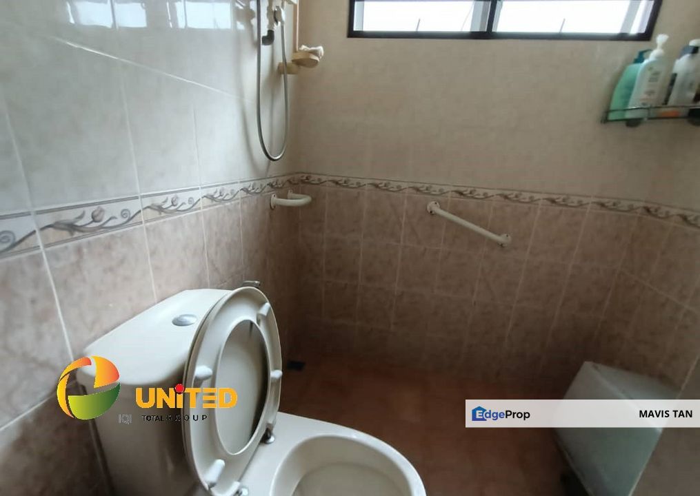 CORNER with BIG LAND💖FREEHOLD💖FULLY RENOVATED💖 KASAWARI HEIGHT @ BANDAR PUCHONG JAYA, Selangor, Puchong